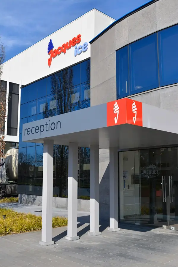 Signalisatie project van Opticom voor klant Jacques Ice